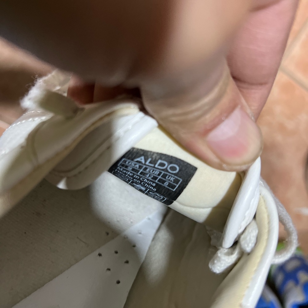 Aldo - Picture 4 of 4